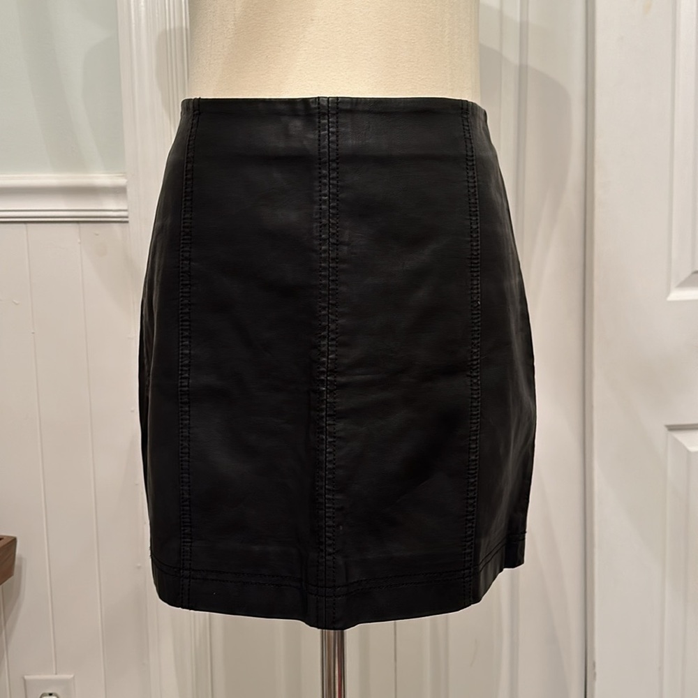 Free People Skirt 🖤